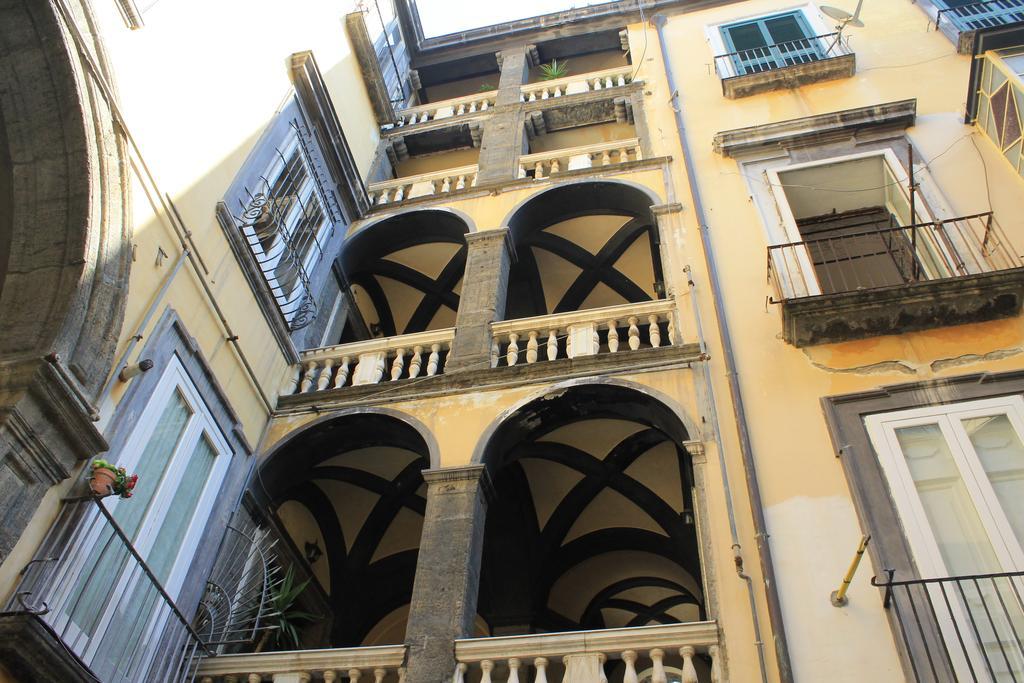 Hotel Casa Masaniello In Centro Neapel Zimmer foto
